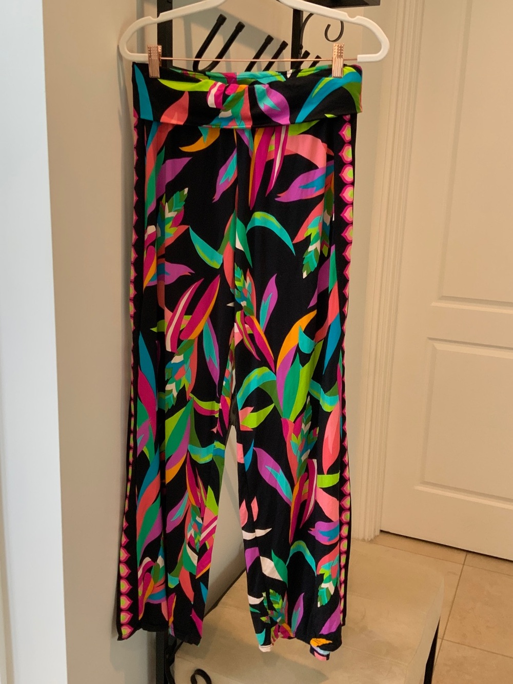 Trina Turk Black Wide-Leg Pants with Neon Multicolor Leaf Print - Picture 2 of 3
